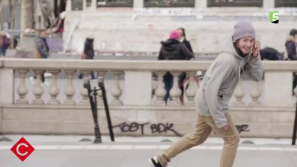 Les hommages se poursuivent - C à vous - 17/11/2015