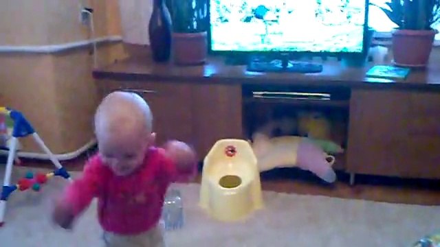 Маленький Мальчик танцует Лезгинку