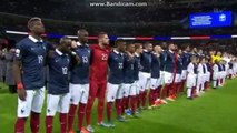 Franceses e ingleses entoam 'A Marselhesa' em Wembley