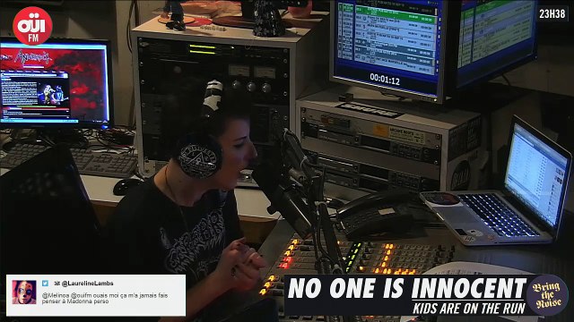 OUI FM en direct vidéo /// La radio s'écoute aussi avec les yeux (AUTO-RECORD) (2015-11-17 22:17:53 - 2015-11-18 02:40:29)