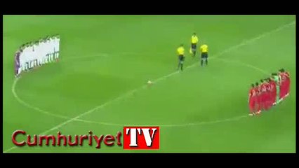 Türkiye-Yunanistan maçında Paris’te hayatını kaybedenlere tekbir ve ıslık