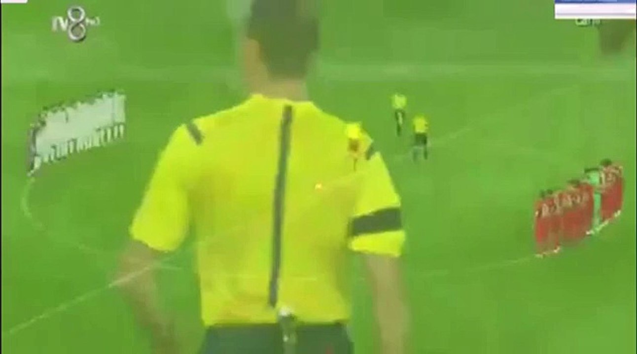 Turkish fans Chant and Whistle During Minute’s Silence For Victims of Paris Attacks