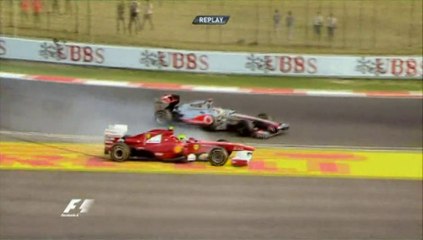 Massa and Hamilton Crash in India 2011
