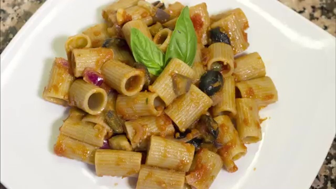 Ricetta Vegan Vegetariana - Pasta con Sugo di Melanzane