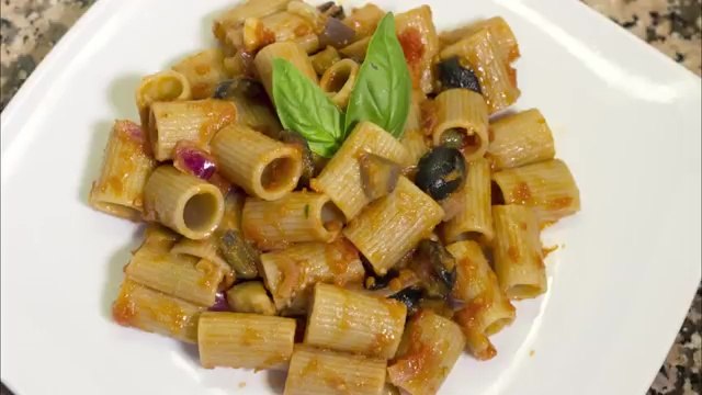 Ricetta Vegan Vegetariana - Pasta con Sugo di Melanzane