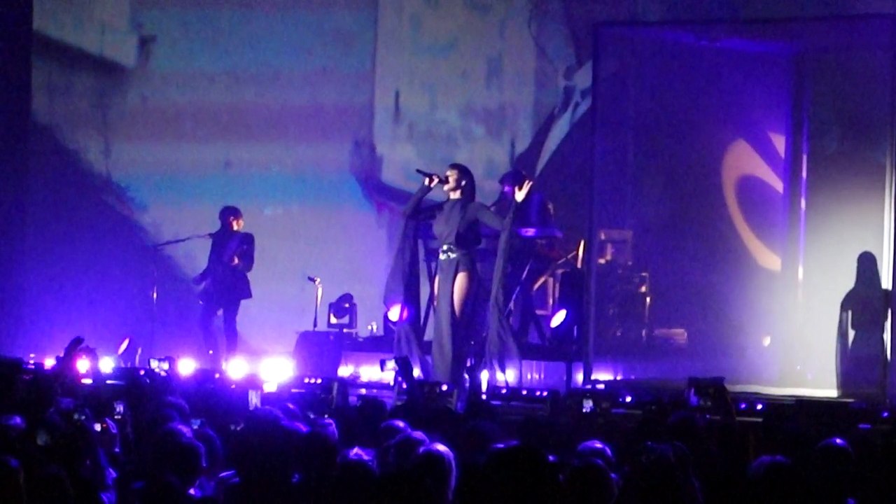 Shy’m - Il Faut Vivre Live @ AccorHotels Arena, Paris, 2015 HD