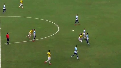 Colombia win free kick after James Rodriguez pushes teammate into Argentina player