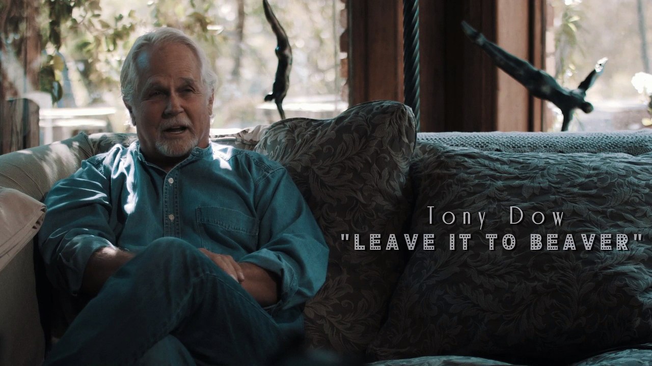 "Growing Up With Hollywood" - Trailer