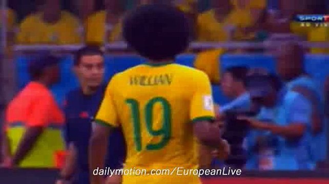 Willian Amazing Skills - Brazil v. Peru - 17-11-2015 HD