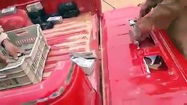 A Vehicle Full of Saudi Riyals Seized on Border By Army, Watch Exclusive Video