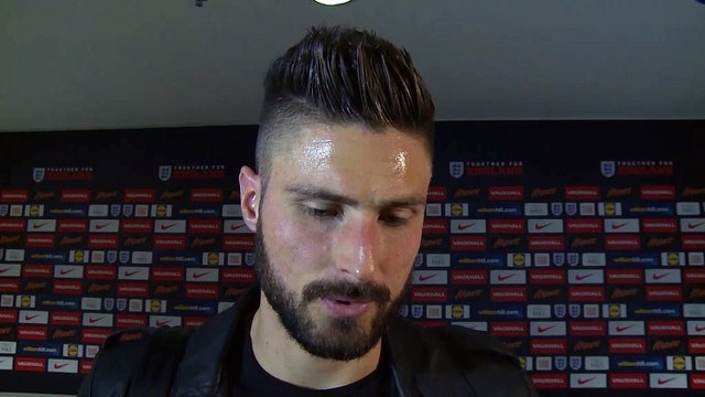 Bleus - Bleus - Giroud : Rendre hommage