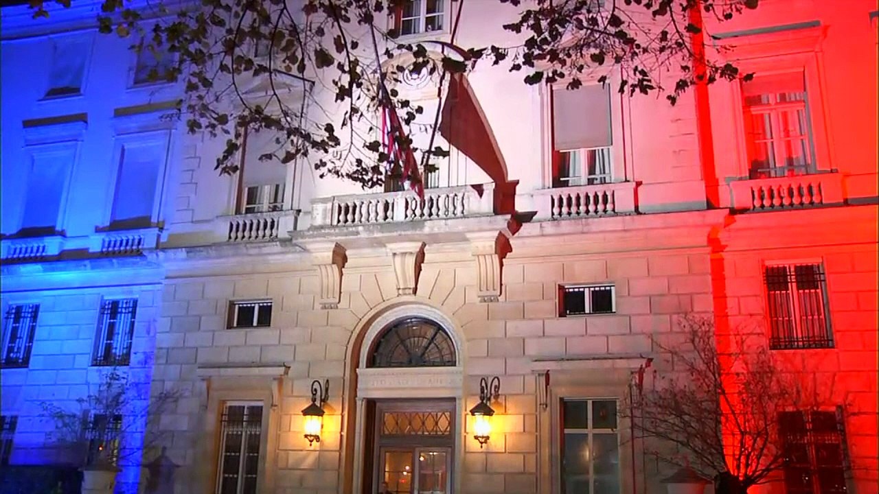 John Kerry à Paris: "Nous vainquerons Daech"