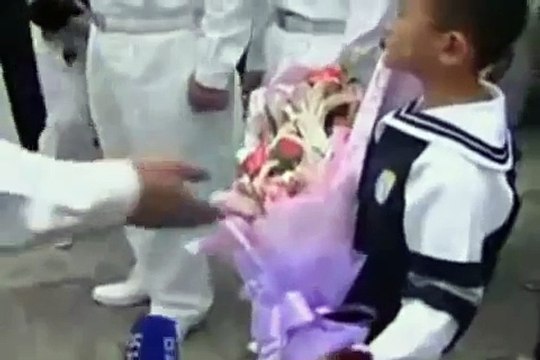 РОССИЯ КИТАЙ российскую эскадру в Шанхае встречали военные моряки, журналисты