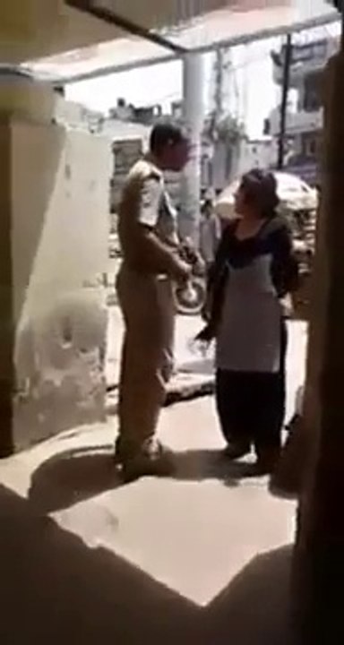 OMG police walay ki pitai by a beautiful girl