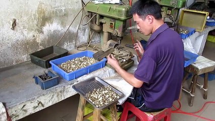 Importar de China, Agente de Compras: Bisagras Ocultas de Latón / Production 3