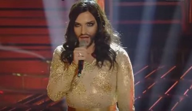 Conchita Wurst - Valerio Scanu canta 'Rise like a Phoenix' - Tale e Quale Show 06-11-2015