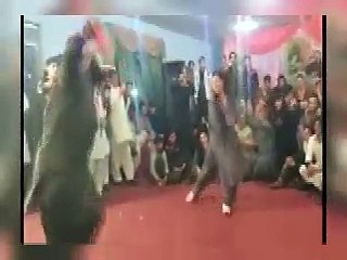 Mast Pathan boys dancing