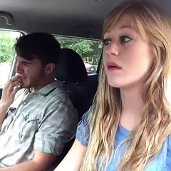 Kız Arkadaşını Saçını Diş İpi Olarak Kullanan Adam