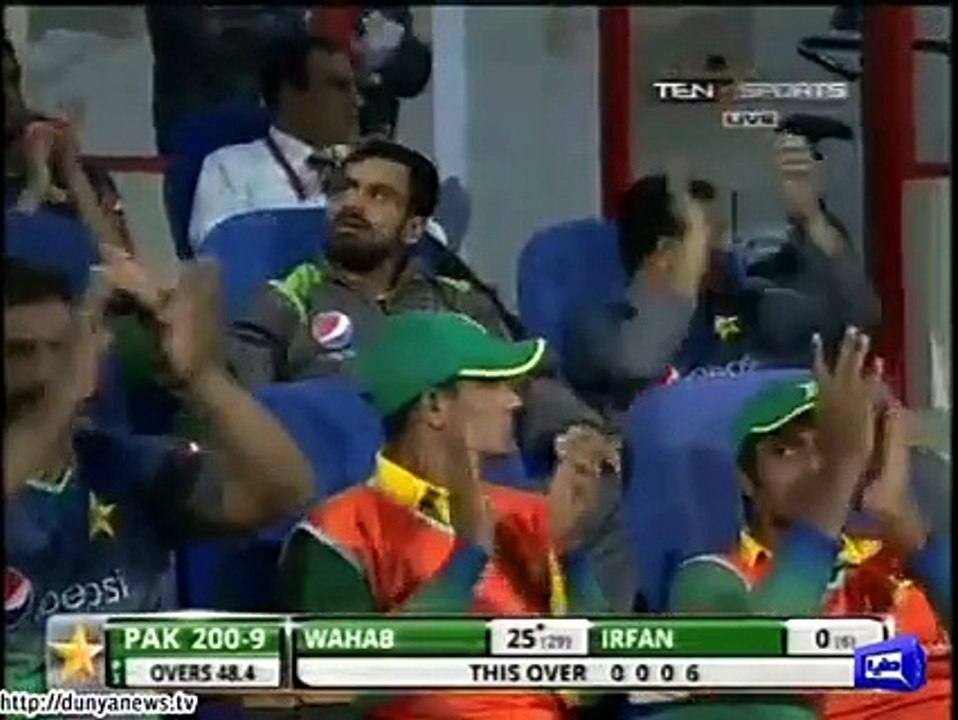 وہاب کے دو چھکوں نے امپائر کو پریشان کر دیا - “دھاندلی” شروع ک...