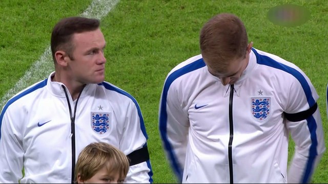 Une « Marseillaise » pleine d'émotion chantée par Français et Anglais lors du match amical