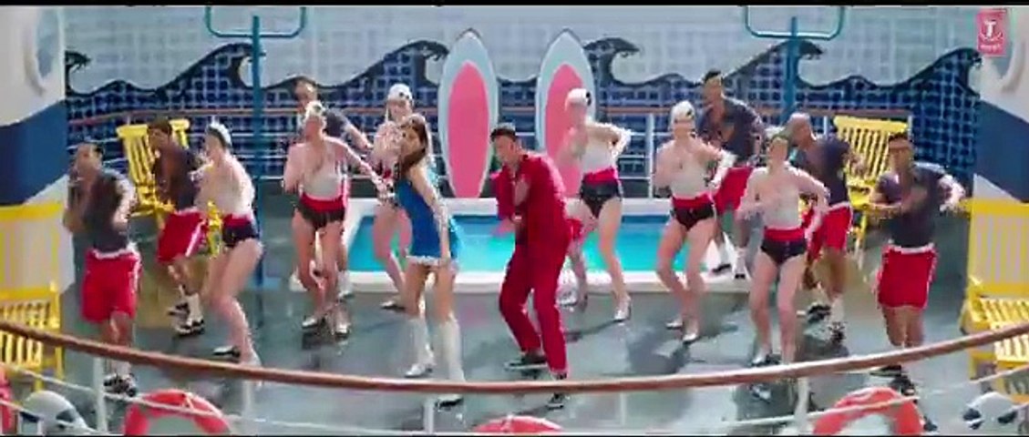 'Dil Dhadakne Do' Title Song (VIDEO) - Singers- Priyanka Chopra, Farhan Akhtar