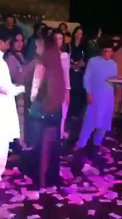 Pakistani Girl Danceing