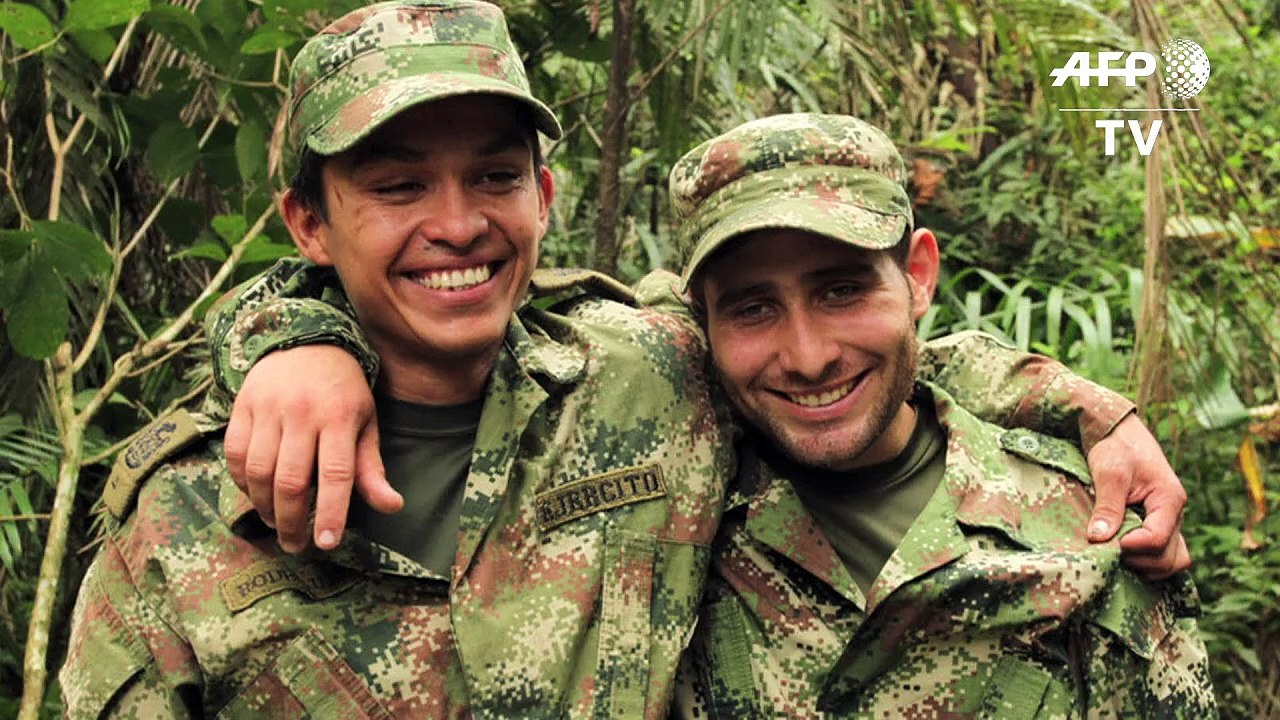 ELN libera a dos soldados cautivos