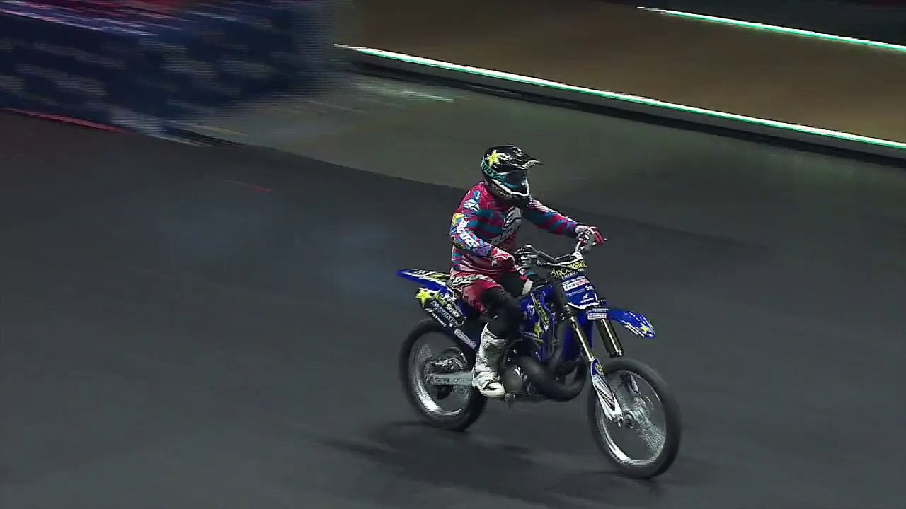 Clint Moore Bundy no hander lander - Chicago | Nitro Circus