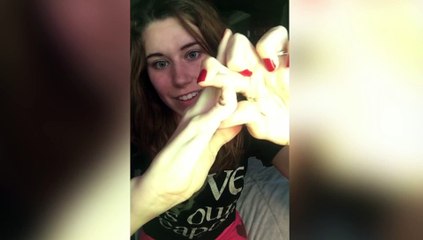 Los asombrosos trucos de esta chica con las manos
