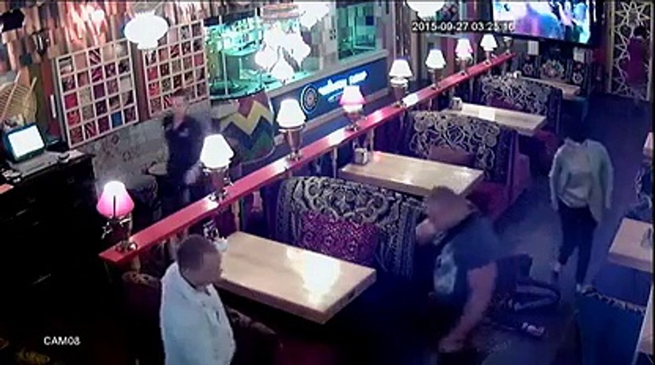 Violent fight between soldiers ... KO