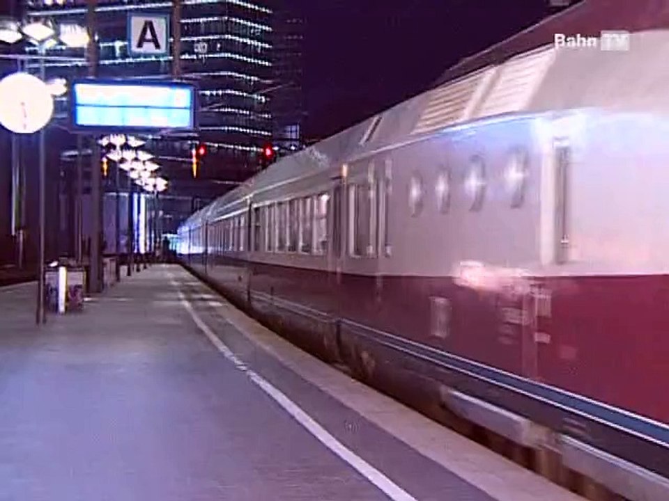 Eisenbahn - VT 18.16 der TEE der DDR auf seiner letzten Fahrt- (6 min Bahn TV). (By HG)
