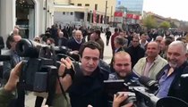 Albin Kurti në protestë para Qeverisë, Policia po e kërkon gjithandej (Foto_Video) _ Lajminet