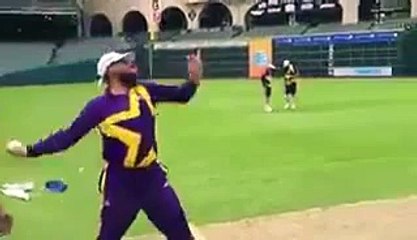 Waseem Akram Saying to Shoaib Aktar B.c