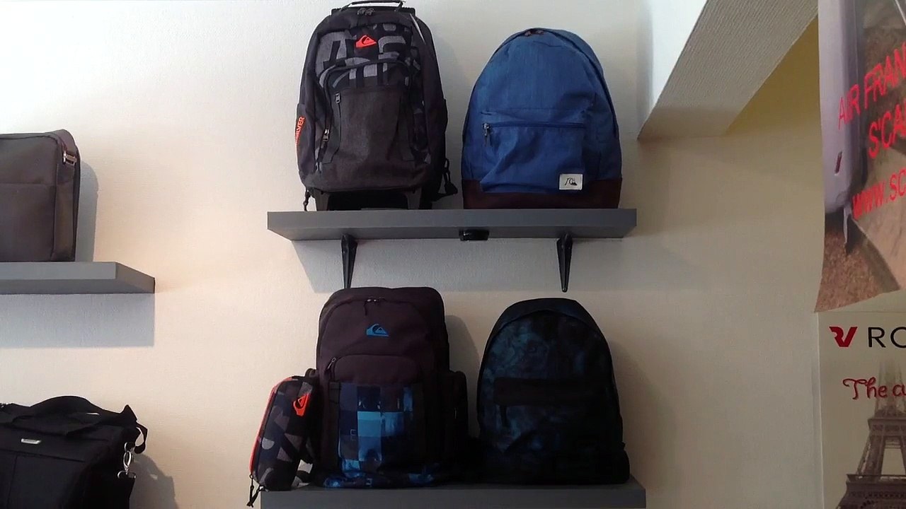 Cartable sac à dos sac de voyage trousse scolaire QUIKSILVER chez s'cale boutik maroquinerie bagage 28 av auber nice France