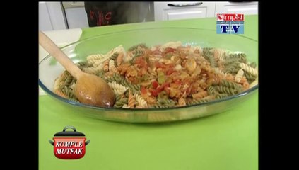 SEBZELİ MANTARLI MAKARNA