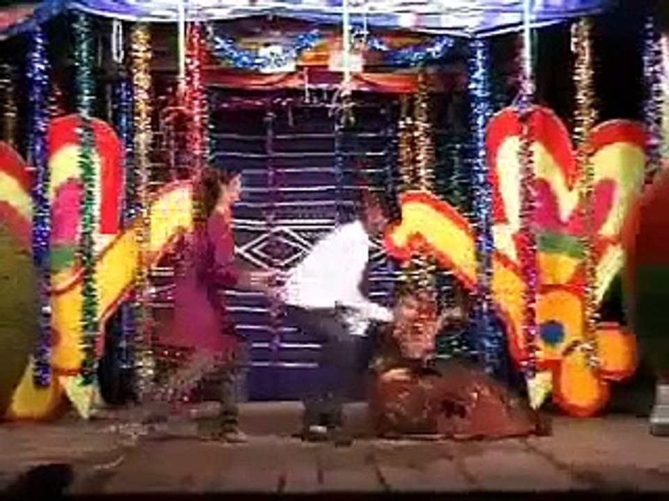 Hilarious Video Of Indian Stage Show Goes Viral On Internet