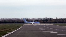 Boeing 737 Thompson Airways New Split Scimitar winglets takeoff 4K video