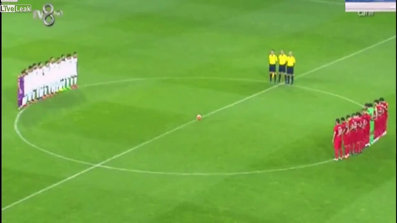 Turkish Fans Chant '' Allahu Akbar '' During Moment of Silence for Paris Victims