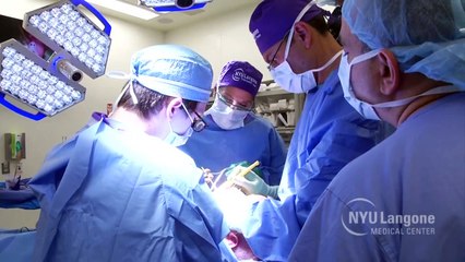 Médicos fazem maior transplante facial do mundo