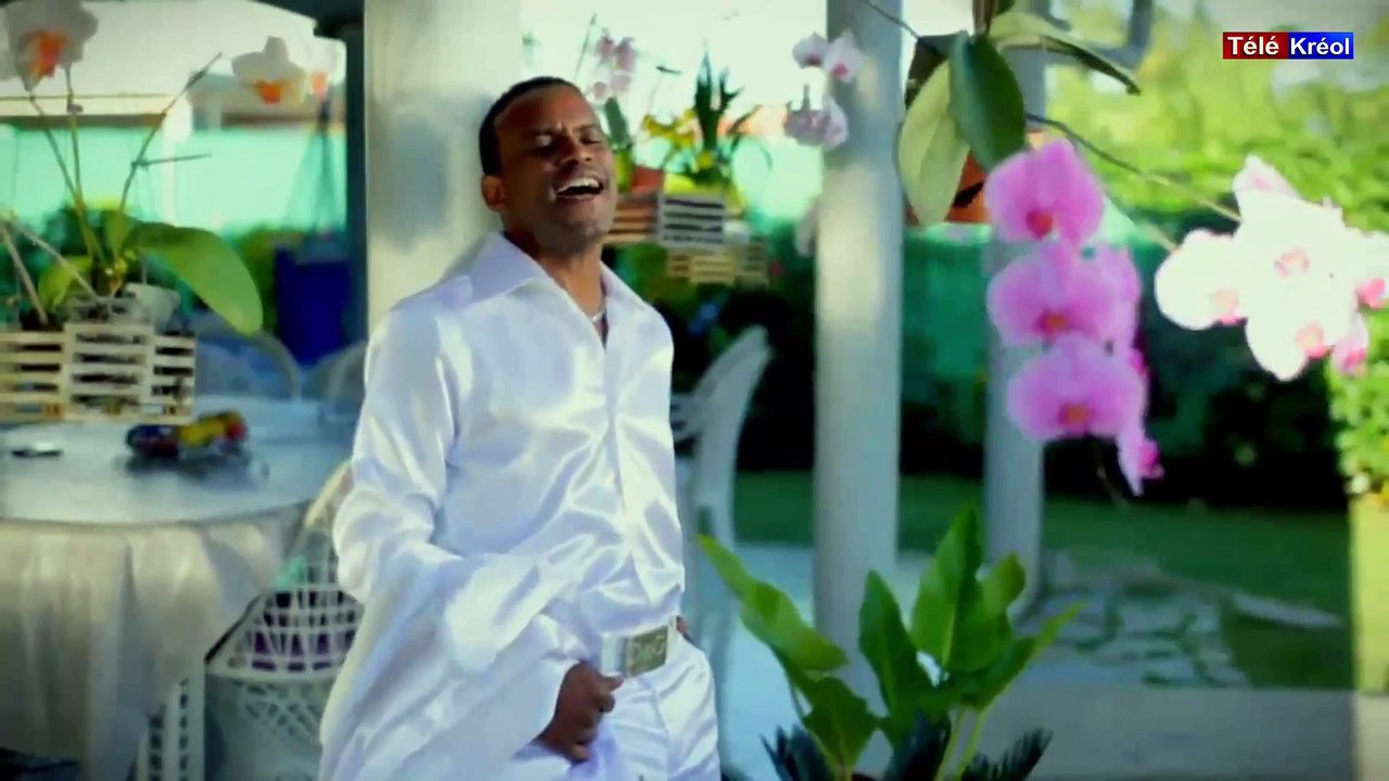 tele kréol en live de Ile de la reunion island (AUTO-RECORD) (2015-11-18 17:23:40 - 2015-11-18 23:27:05)