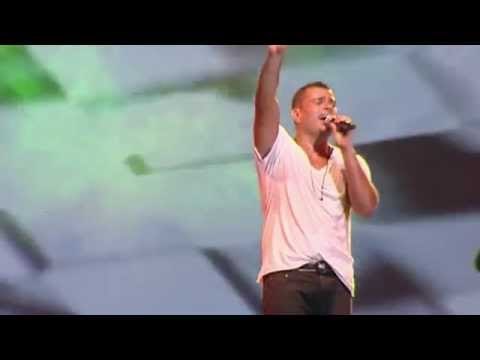Amr Diab - Einy Wana Shayfo (Dubai 2010) عمرو دياب - عيني وأنا شايفه