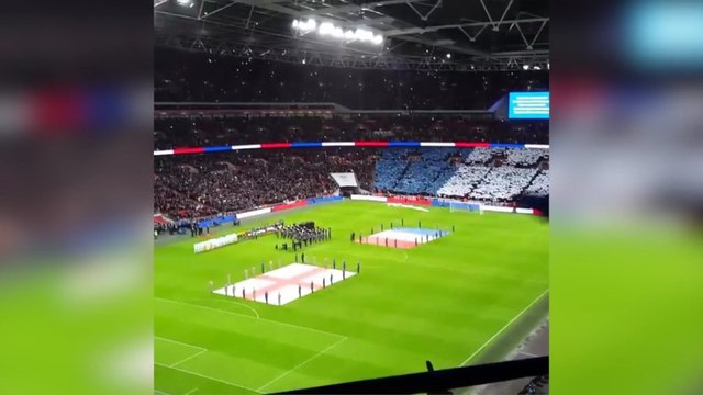 French and English fans come together to sing French national anthem