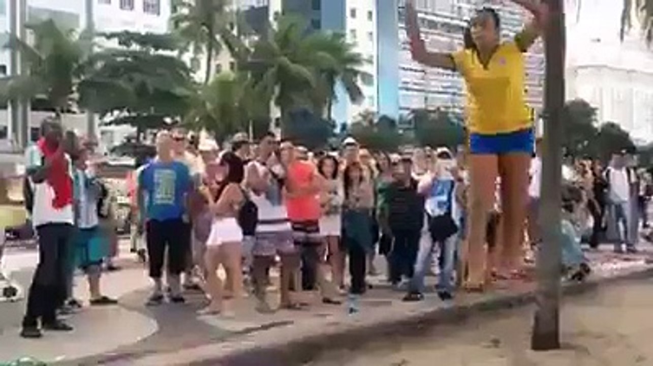 Wow - These All Stunts Are Only Performed By A GIRL - Unbelievable  - hdhut.blogspot.com