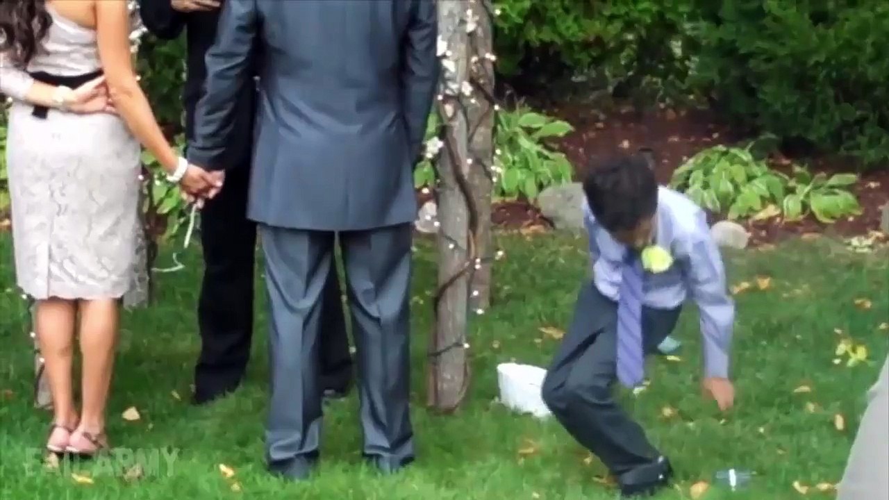 3Ultimate Wedding Fails 2015 Funniest Wedding Fails (3)