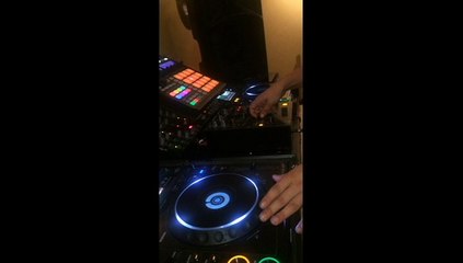 Hip-Hop Trap Mix by Sacha with Maschine MK2