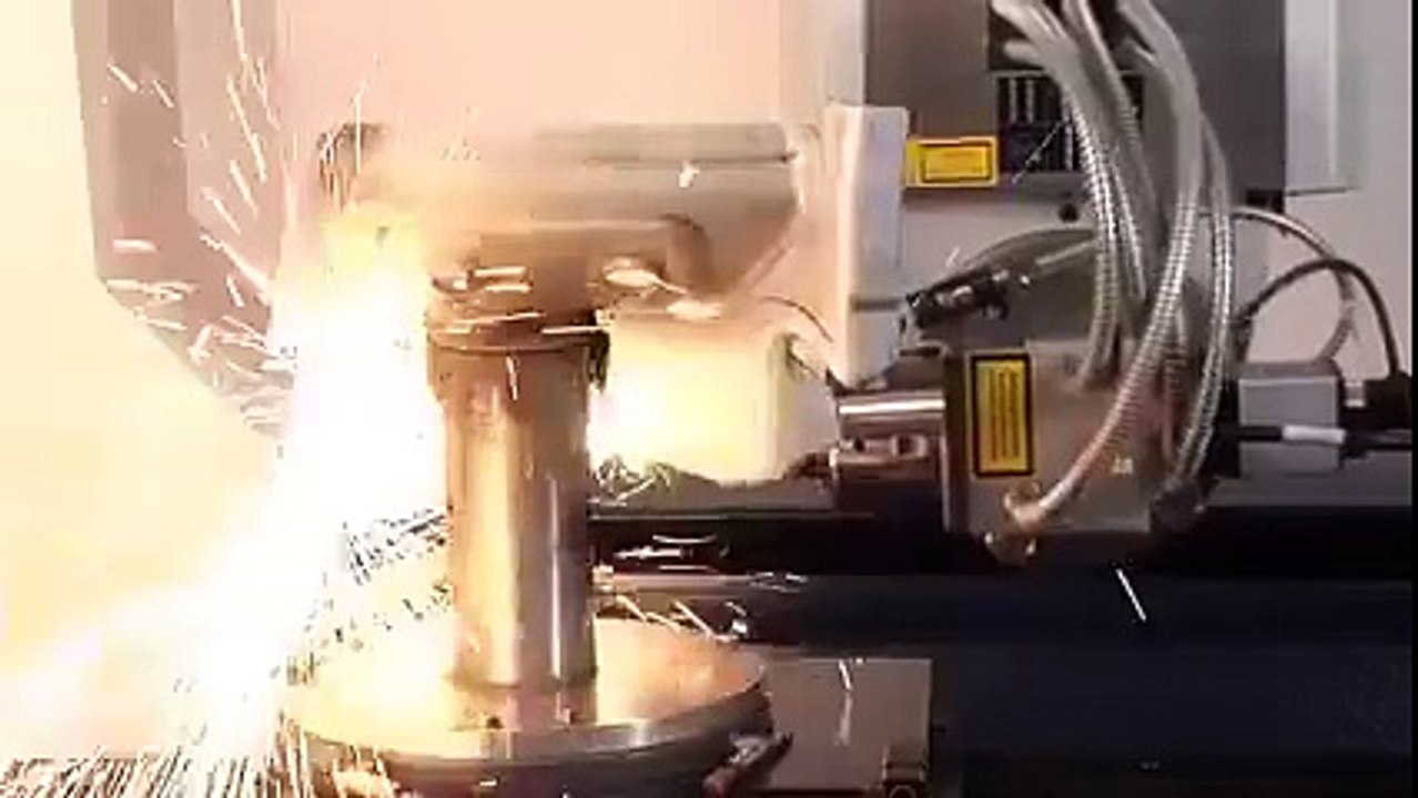 TruLaser Cell 3000  3-D- Laserschneiden