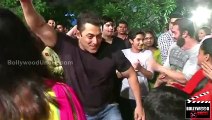 Salman Khan Enjoys With Riteish & Aftab Ignores Vivek Oberoi Yet Again_