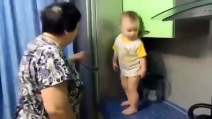 Внучка и бабушка) Это просто умора)