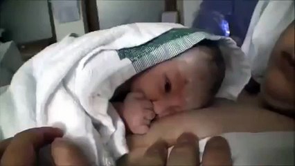 Ребенку 15 мин отроду, КРУТО поздоровался с папой )