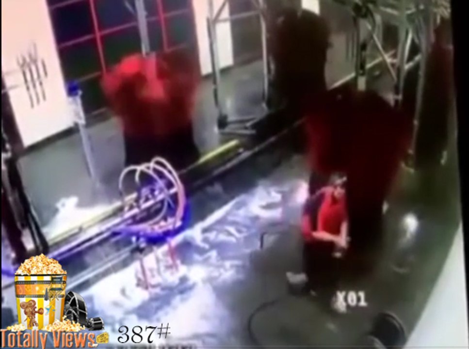 Epic Fail At The Car Wash